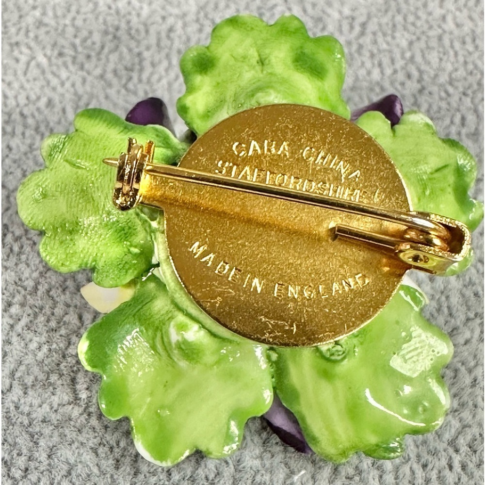 Vintage Cara China Staffordshire Purple Lillie Flowers Brooch Pin - Picture 5 of 5